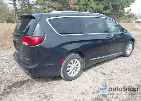 2018 Chrysler Pacifica Hybrid Limited z USA, uszkodzony, nr VIN 2C4RC1N71JR230065